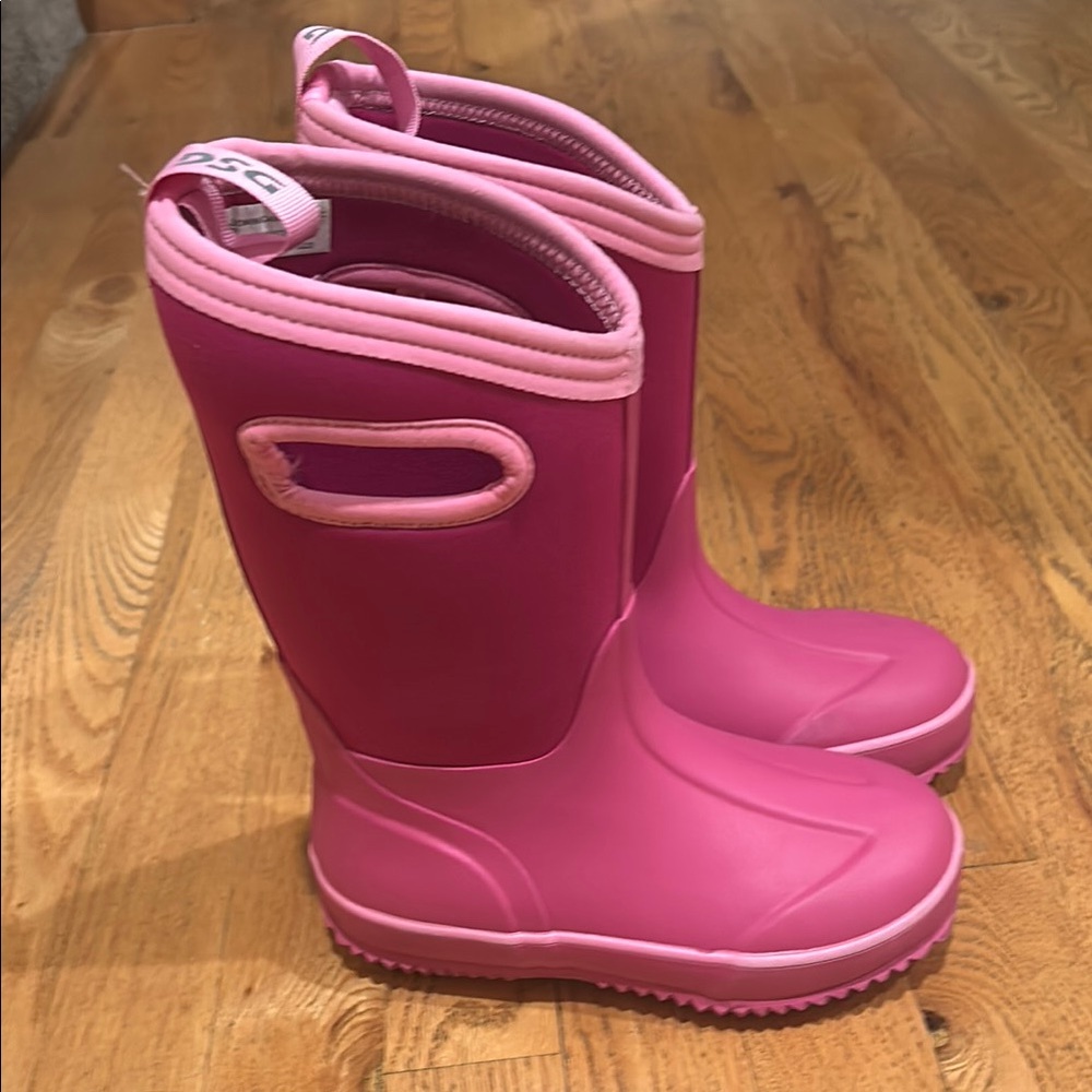 Winter insulted rubber boots. Size 13K.
